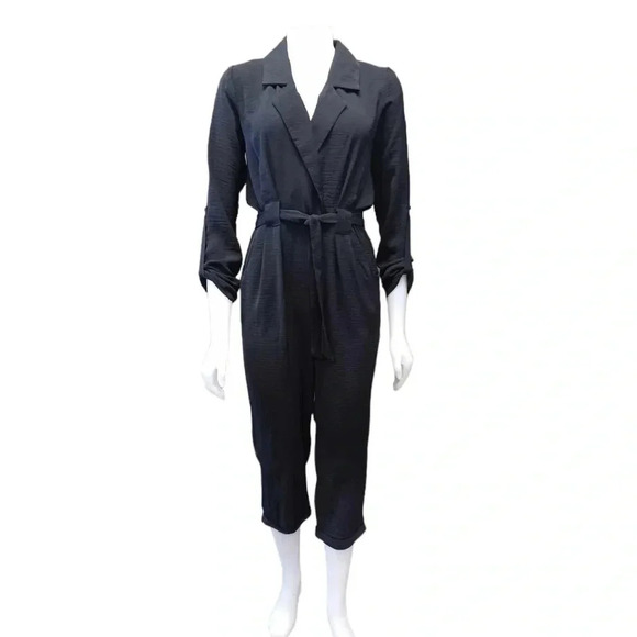 River Island  Black Capri Jumpsuit Size 6 - Picture 1 of 11